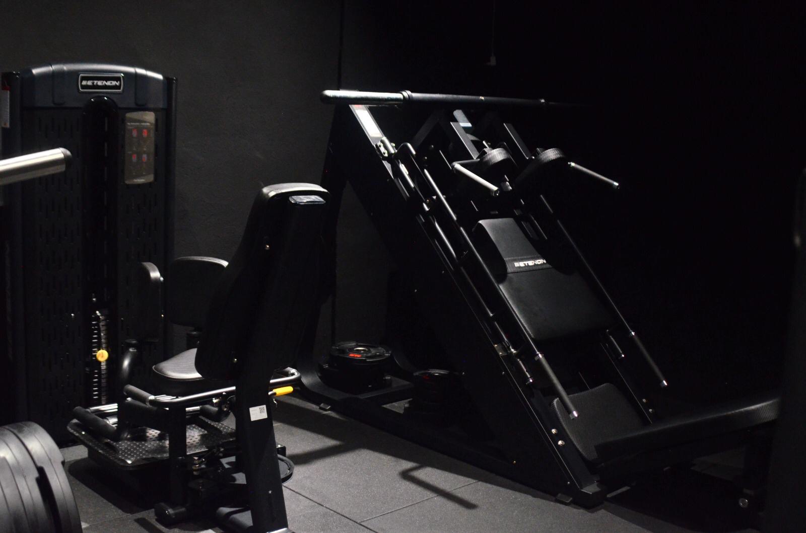 Maquinaria Etenon Fitness en Rayo Fitness Club